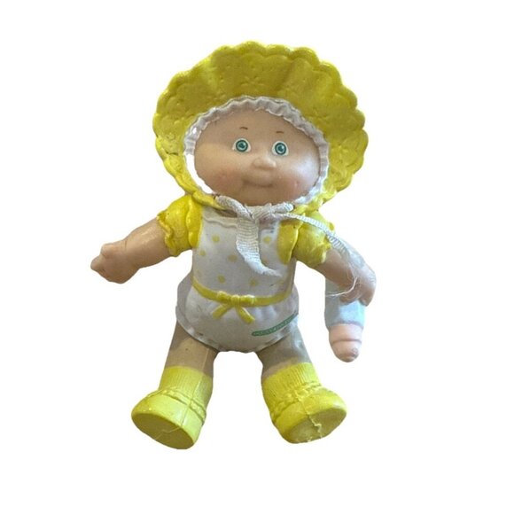 Vintage 1984 CPK CABBAGE PATCH KIDS mini PVC figure baby bonnet bottle poseable - Picture 1 of 7